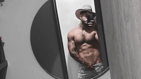 Snapshot of noha_miler chatting on July 21, 12:24 am kevin online show from July 21, 12:24 am