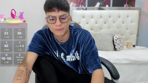 Snapshot of noha_scott chatting on May 6, 10:48 pm Noha Scott online show from May 6, 10:48 pm