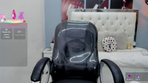 Snapshot of noha_scott chatting on May 7, 11:43 pm Noha Scott online show from May 7, 11:43 pm