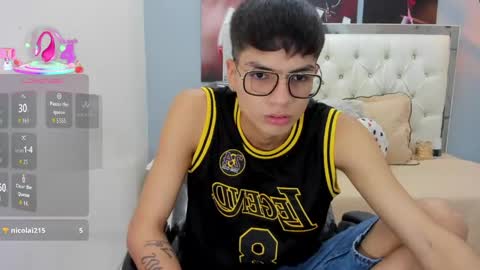 Snapshot of noha_scott chatting on May 19, 10:49 pm Noha Scott online show from May 19, 10:49 pm