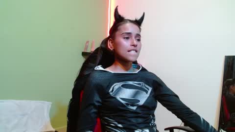 Noha Thomson online show from December 19, 10:21 pm