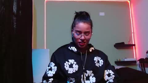 Noha Thomson online show from September 20, 8:21 pm