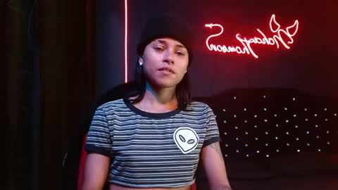 Snapshot of noha_thomson chatting on May 8, 9:53 pm Noha Thomson online show from May 8, 9:53 pm