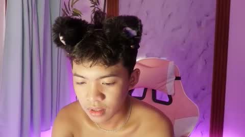 Snapshot of noi_maco chatting on April 11, 7:45 am noi_maco online show from April 11, 7:45 am