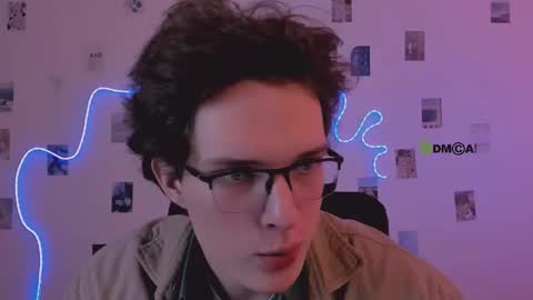 Snapshot of noir_kai chatting on February 9, 11:14 am cool Kai online show from February 9, 11:14 am