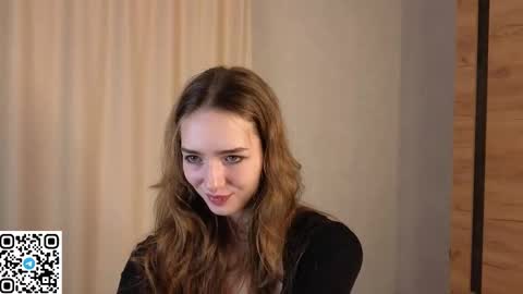 Snapshot of noirastrya chatting on February 16, 6:09 am Sophie online show from February 16, 6:09 am