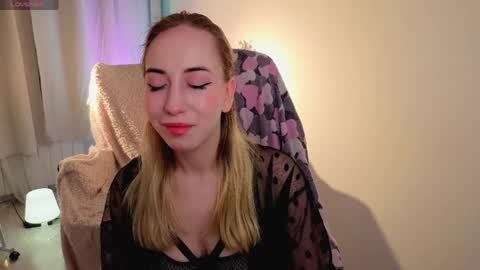 Isabelle online show from April 10, 10:47 pm