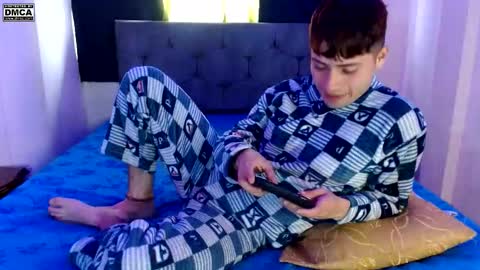 Snapshot of nolanjay chatting on November 5, 1:44 pm NolanJay69 online show from November 5, 1:44 pm