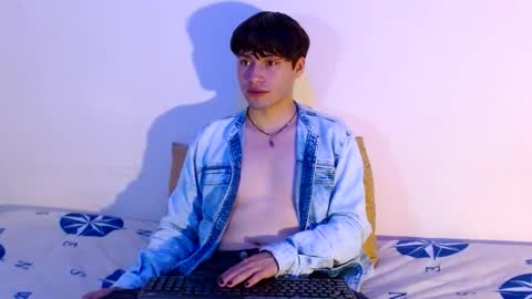 Snapshot of nolanjay chatting on February 19, 11:01 pm NolanJay69 online show from February 19, 11:01 pm