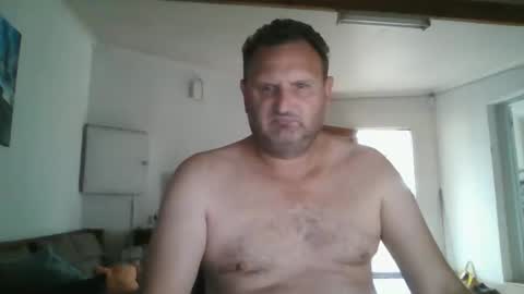 Snapshot of nollie244 chatting on January 11, 4:38 am Nollie online show from January 11, 4:38 am