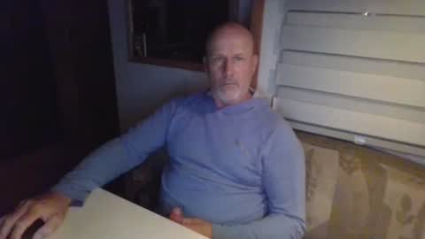 Snapshot of nomadfreedom chatting on December 10, 11:32 am nomadfreedom online show from December 10, 11:32 am