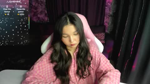 nomi online show from March 17, 8:01 pm