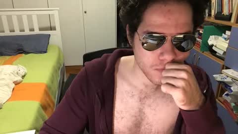 Snapshot of nongay379444 chatting on January 5, 9:14 pm nongay379444 online show from January 5, 9:14 pm