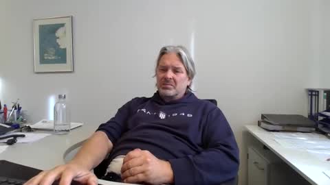 Snapshot of nonsequiture chatting on October 31, 11:00 am Ralle online show from October 31, 11:00 am