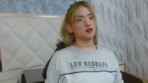 nooah_tay online show from January 19, 3:32 am