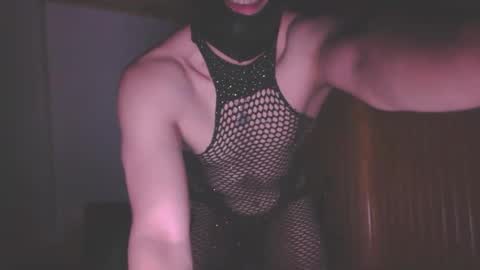 Snapshot of noon_ee chatting on October 19, 4:35 am Noon ee online show from October 19, 4:35 am