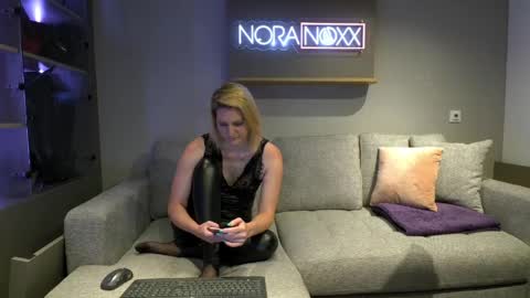NoraNoxx online show from June 6, 8:52 am