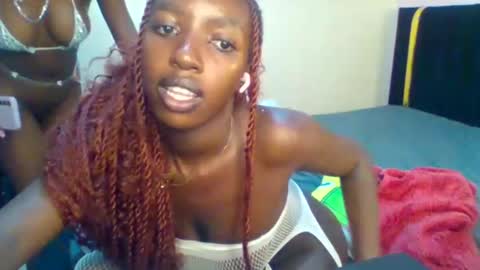 Snapshot of norababy20 chatting on June 5, 6:52 am Norababy20 online show from June 5, 6:52 am