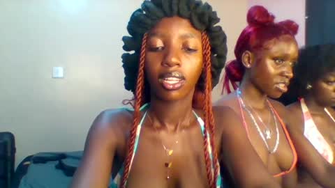 Snapshot of norababy20 chatting on June 12, 4:33 am Norababy20 online show from June 12, 4:33 am