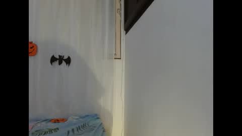 Snapshot of norapaker chatting on October 11, 7:12 pm norapaker online show from October 11, 7:12 pm