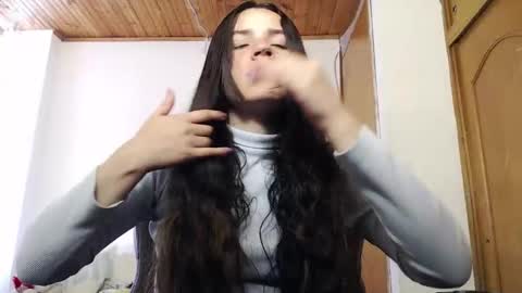 noreen_ online show from February 3, 7:41 pm