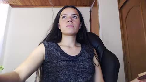 noreen_ online show from April 16, 5:36 pm