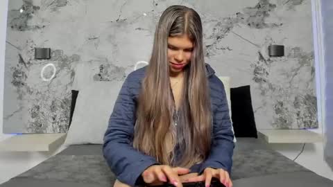 Snapshot of norki_ chatting on June 8, 11:43 am Norki online show from June 8, 11:43 am