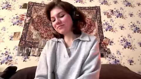 Snapshot of normangrant chatting on March 3, 9:15 am Amelia online show from March 3, 9:15 am