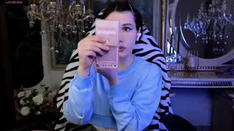 Snapshot of northern_moon chatting on May 11, 7:14 am northern_moon online show from May 11, 7:14 am