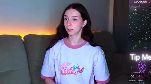 Hello My name is Helene NTMU  Finger up if u like what u see online show from January 18, 1:59 pm