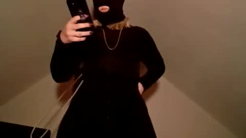 notouchmami online show from January 7, 11:56 am