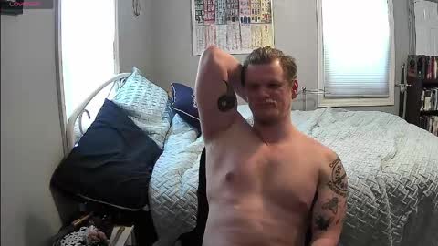 Snapshot of notsureaboutthislol chatting on May 13, 7:11 pm Embarrassed Naked online show from May 13, 7:11 pm