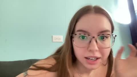Snapshot of notsydneysweeney chatting on July 1, 7:57 pm notsydneysweeney online show from July 1, 7:57 pm