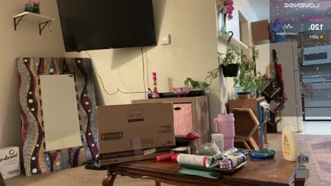 Snapshot of noturbabymoms chatting on January 31, 10:52 pm NotUrBabyMoms online show from January 31, 10:52 pm