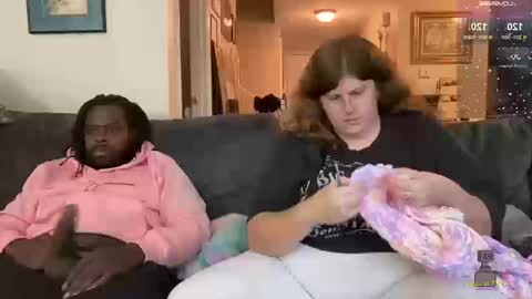 Snapshot of noturbabymoms chatting on October 12, 11:53 am NotUrBabyMoms online show from October 12, 11:53 am