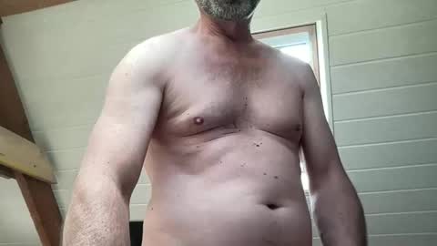 Snapshot of noux69 chatting on June 9, 11:11 am noux69 online show from June 9, 11:11 am