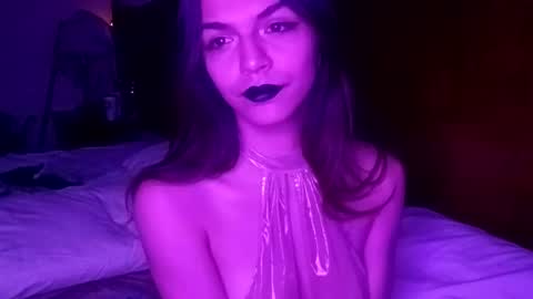 novalovelle online show from February 9, 9:30 pm