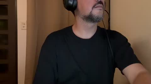Snapshot of novio_muyalto chatting on June 27, 12:26 am novio_muyalto online show from June 27, 12:26 am