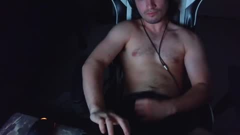 nsfwlogan50 online show from April 15, 2:18 am