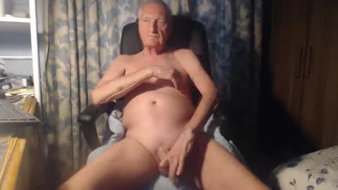 Snapshot of nudecambud chatting on May 31, 4:31 am nudecambud online show from May 31, 4:31 am