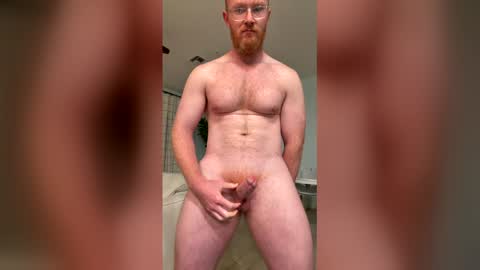 nudegingerdude12 online show from April 12, 2:38 am