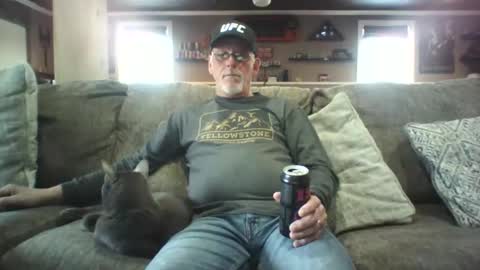 Snapshot of nudistguy194549 chatting on March 14, 6:46 pm Nudistguy online show from March 14, 6:46 pm