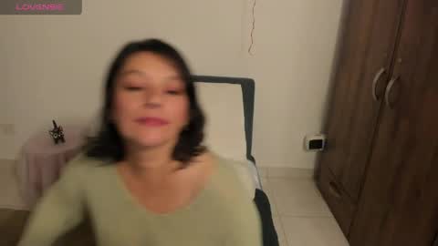 Snapshot of nuit_rose chatting on April 25, 1:41 am nuit_rose online show from April 25, 1:41 am