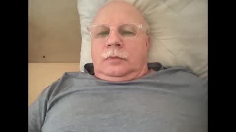 nukiss online show from September 22, 12:40 pm