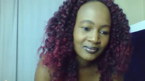 nutgal online show from December 5, 8:01 am