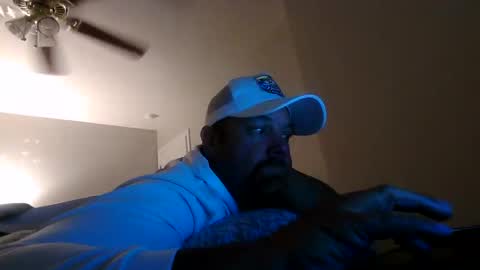 Snapshot of nuttincowboy727272 chatting on May 23, 1:22 am nuttincowboy727272 online show from May 23, 1:22 am