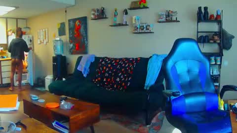 Snapshot of nuttyxmusk chatting on January 6, 4:00 pm Check the links online show from January 6, 4:00 pm