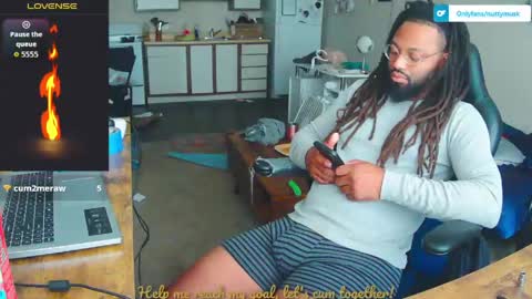 Snapshot of nuttyxmusk chatting on June 4, 7:20 pm Check the links online show from June 4, 7:20 pm