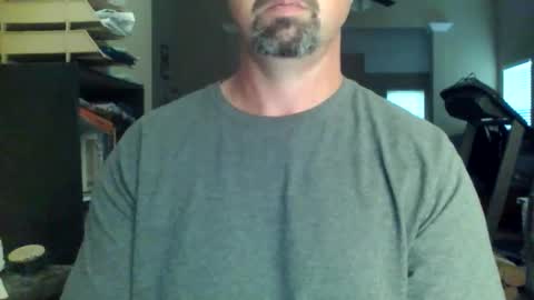 nvrenuff1979 online show from April 24, 11:34 am