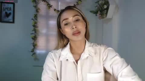 Snapshot of nycole_1988 chatting on July 29, 5:00 pm Nycole online show from July 29, 5:00 pm